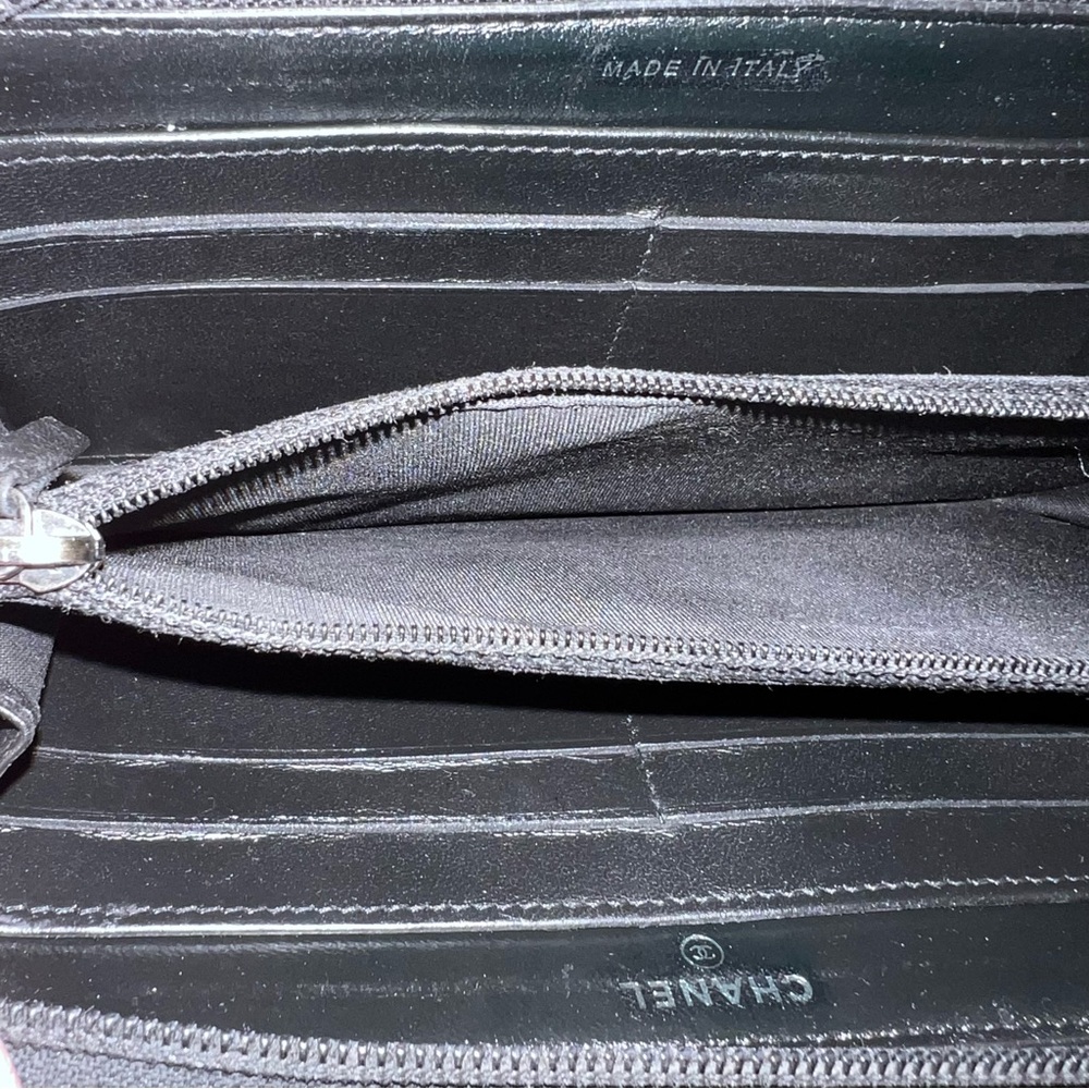 CHANEL Black Boy  Leather Wallet - Picture 5 of 10